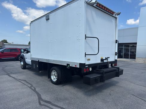 Used 2016 Ford F550 2WD Regular Cab Super Duty image 3