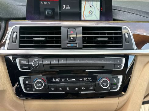Used 2018 BMW 330i xDrive Sedan AWD/4WD image 28