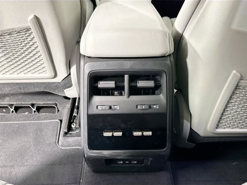 Certified 2024 Porsche Macan Turbo Electric AWD/4WD image 38