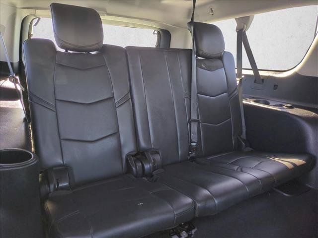 Used 2019 Cadillac Escalade ESV Luxury RWD image 22
