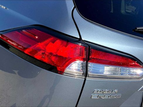 Used 2024 Toyota Corolla Cross LE FWD image 28
