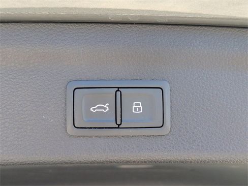 Used 2020 Audi Q3 2.0T Premium Plus w/ Premium Plus Package image 13