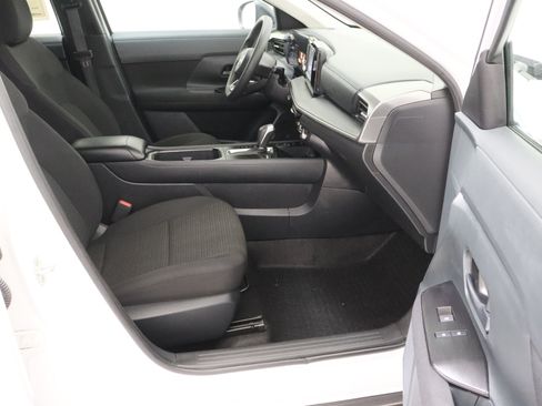 Used 2025 Nissan Kicks S FWD image 34