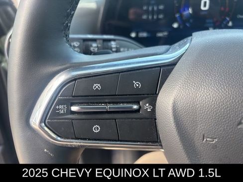 Used 2025 Chevrolet Equinox LT image 11