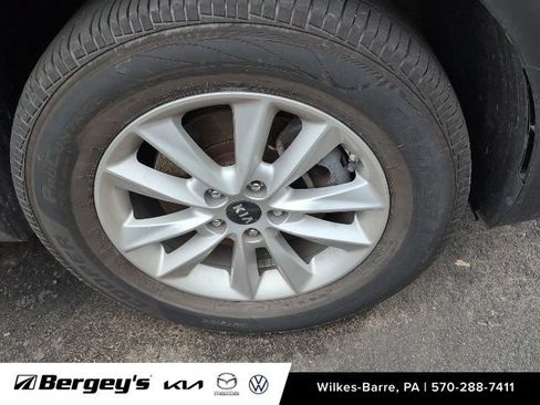Used 2019 Kia Sorento AWD image 6