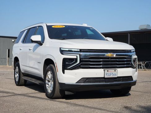 Used 2025 Chevrolet Tahoe LT RWD image 3