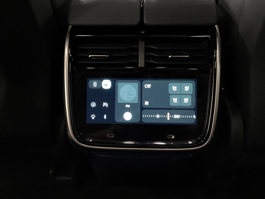 Used 2025 Rivian R1S Adventure Dual AWD/4WD image 15
