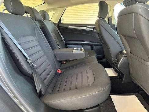 Used 2019 Ford Fusion SE FWD image 5