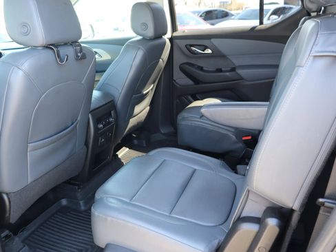 Used 2018 Chevrolet Traverse LT image 11