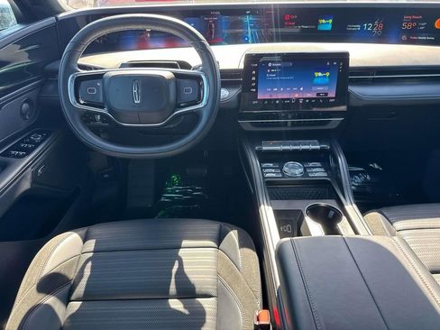 Used 2025 Lincoln Nautilus Reserve w/ Jet Appearance Package image 14