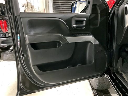 Used 2019 Chevrolet Silverado 1500 LT w/ All Star Edition image 21