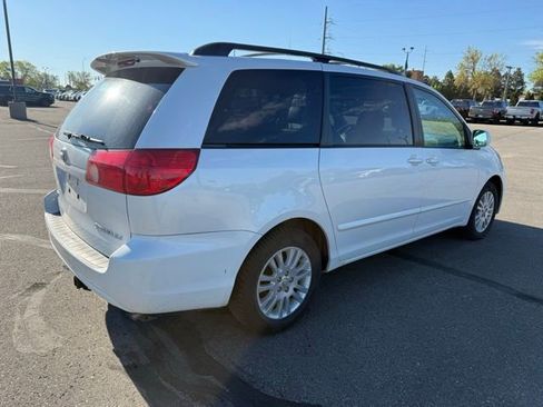 Used 2008 Toyota Sienna XLE FWD image 10