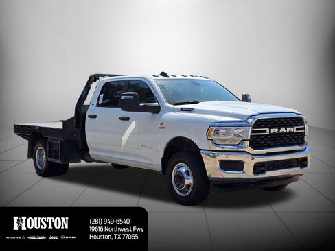 Used 2024 RAM 3500 SLT w/ Quick Order Package 2YG SLT AWD/4WD image 3