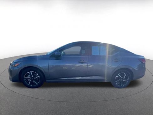 Used 2025 Nissan Sentra SV image 9