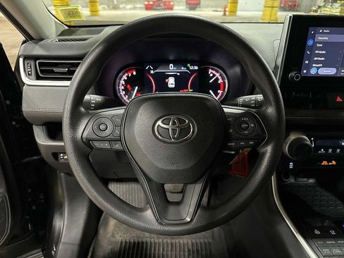 Used 2024 Toyota RAV4 LE AWD/4WD image 18