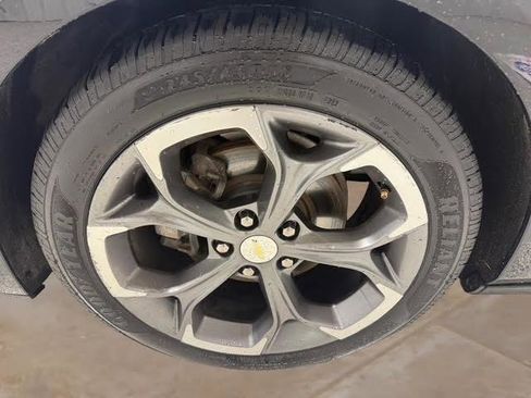 Used 2021 Chevrolet Malibu LT FWD image 18