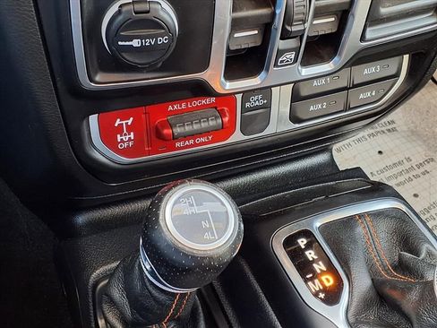 Used 2023 Jeep Gladiator Mojave w/ Cold Weather Group image 16