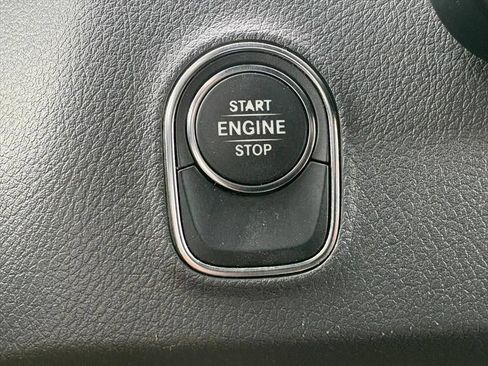 Used 2019 Mercedes-Benz Sprinter 2500 image 12