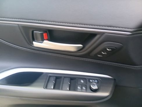 Used 2021 Toyota Venza Limited w/ Advanced Technology Package image 15