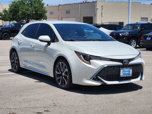 Used 2019 Toyota Corolla XSE FWD image 3