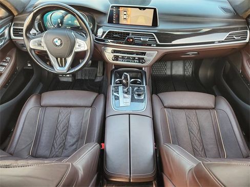 Used 2019 BMW 750i xDrive w/ Executive Package image 26