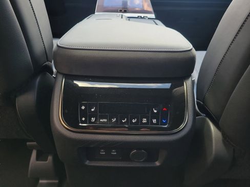 Certified 2026 INFINITI QX80 4WD w/ Sport Exterior Package image 27