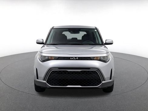 Used 2025 Kia Soul LX w/ LX Technology Package FWD image 2