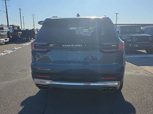 Used 2024 GMC Acadia Denali image 17