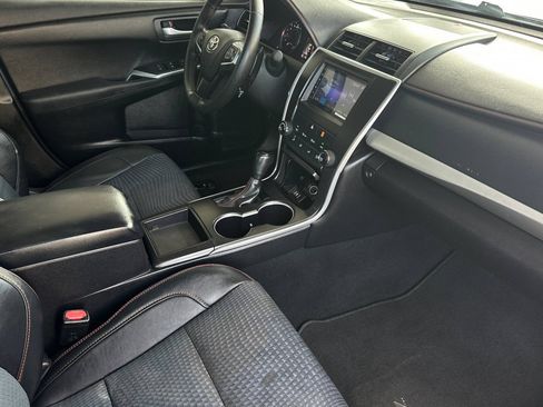Used 2015 Toyota Camry SE w/ Moonroof Package FWD image 14