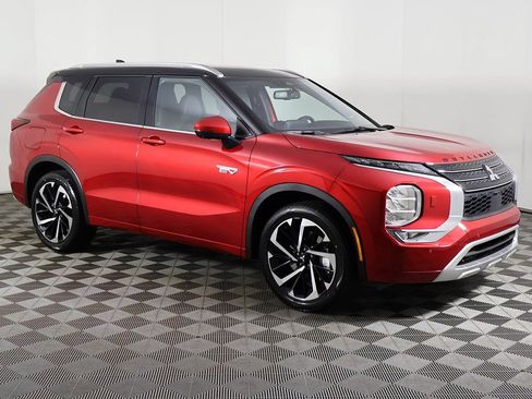 Used 2025 Mitsubishi Outlander SEL AWD/4WD image 2