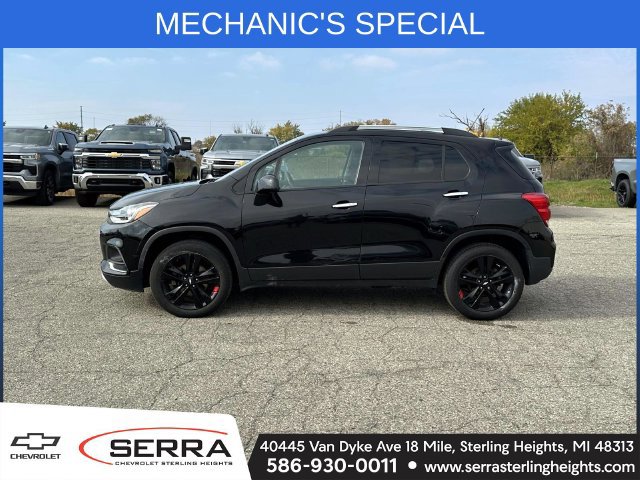 Used 2018 Chevrolet Trax LT w/ Redline Edition AWD/4WD image 2
