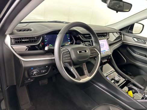 Used 2022 Jeep Grand Cherokee Limited 4xe image 13