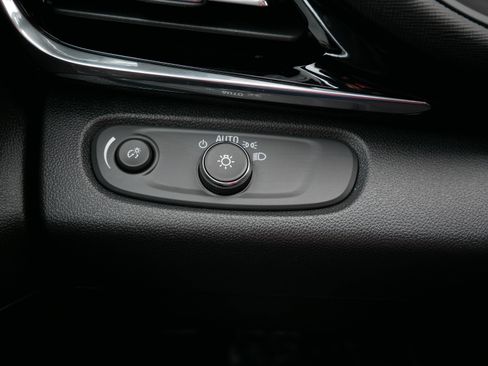 Used 2025 Buick Envista Avenir image 26