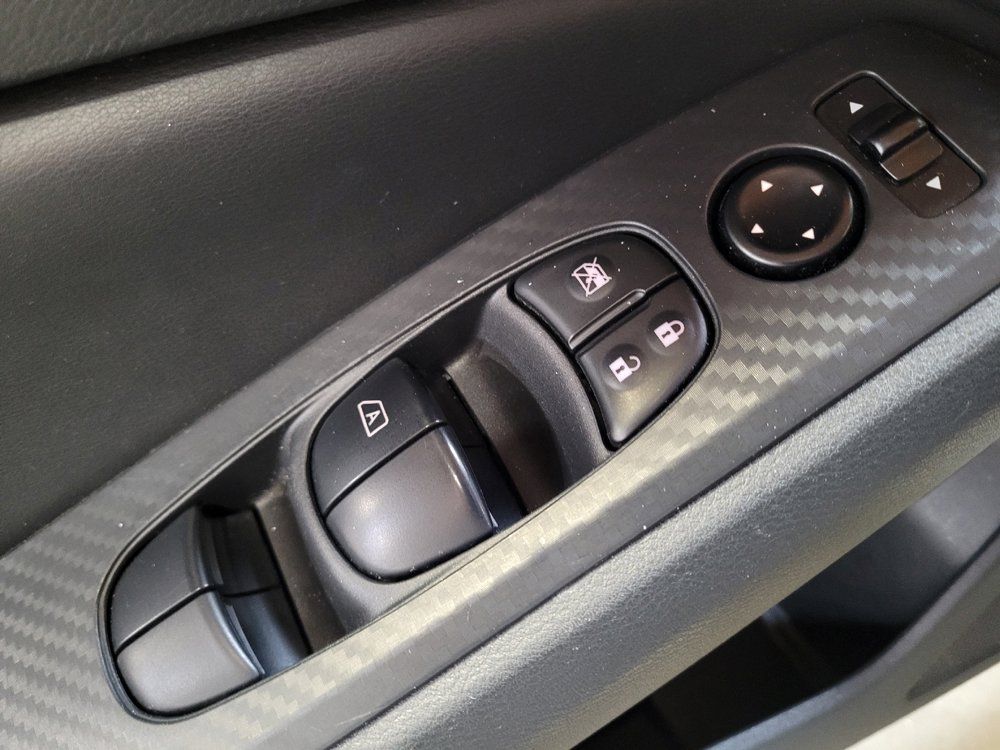 Used 2025 Nissan Altima 2.5 SV FWD image 27