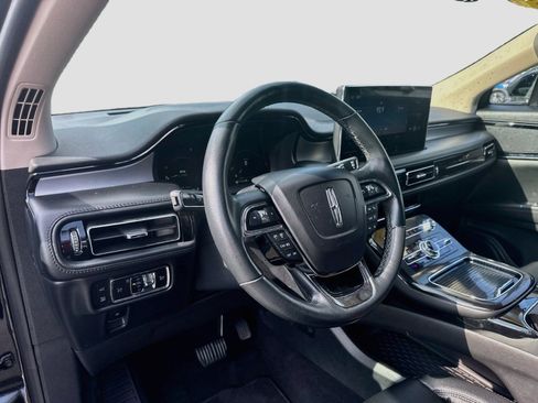 Used 2023 Lincoln Nautilus AWD image 9