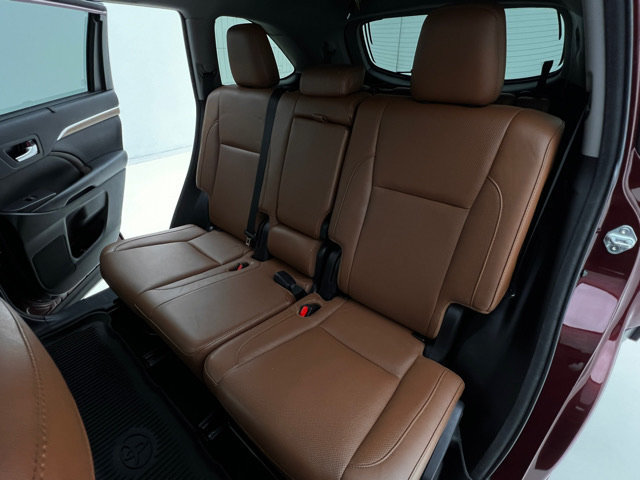 Used 2018 Toyota Highlander Limited AWD/4WD image 15