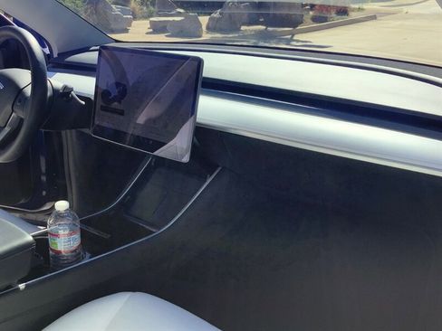 Used 2020 Tesla Model Y Long Range image 24