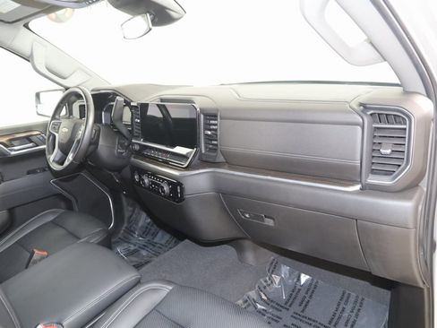 Used 2022 Chevrolet Silverado 1500 LT image 38