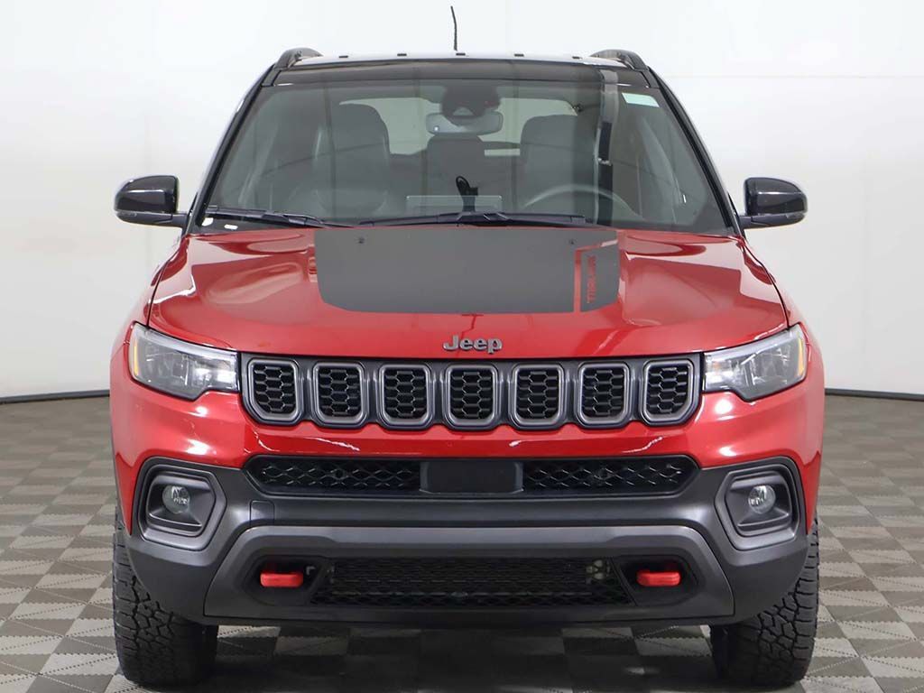 Used 2025 Jeep Compass Trailhawk AWD/4WD image 9