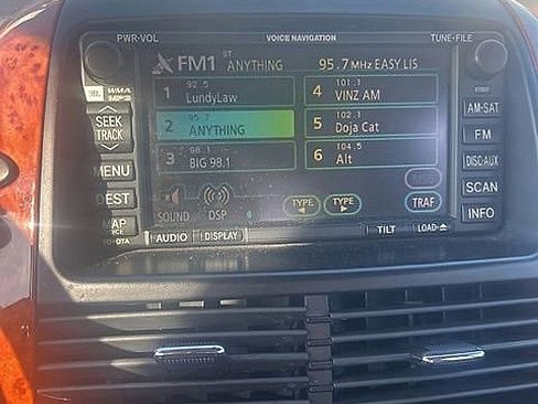 Used 2010 Toyota Sienna XLE image 1