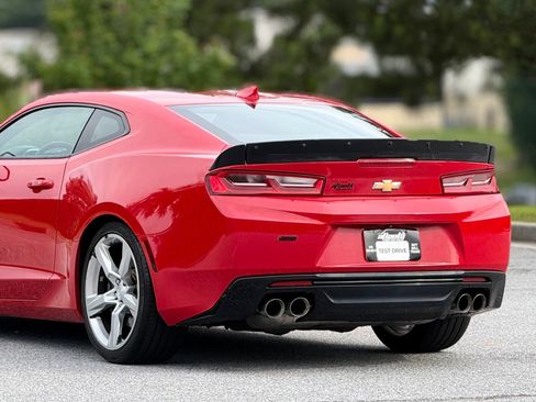 Used 2016 Chevrolet Camaro SS RWD image 40