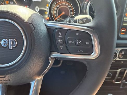 Used 2023 Jeep Wrangler Altitude image 30