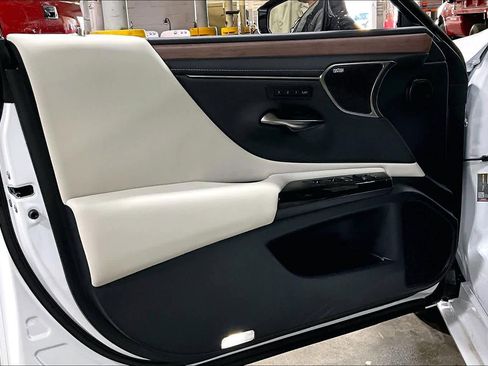 Used 2025 Lexus ES 350 Ultra Luxury image 21