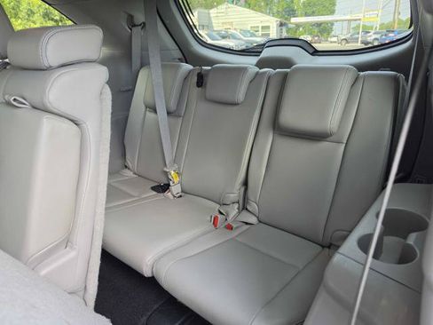 Used 2017 Toyota Highlander XLE AWD/4WD image 13
