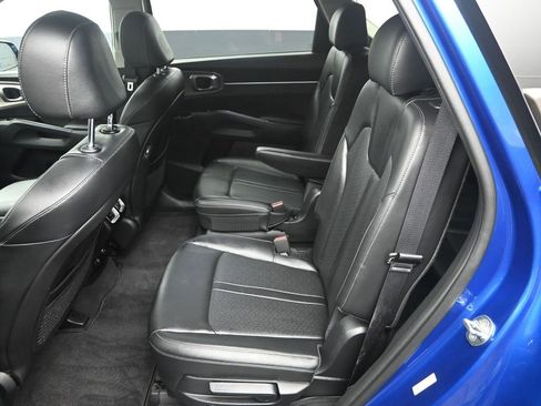 Certified 2022 Kia Sorento EX w/ Panoramic Sunroof Package image 31