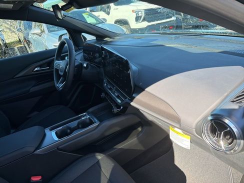 New 2026 Chevrolet Equinox EV LT image 22