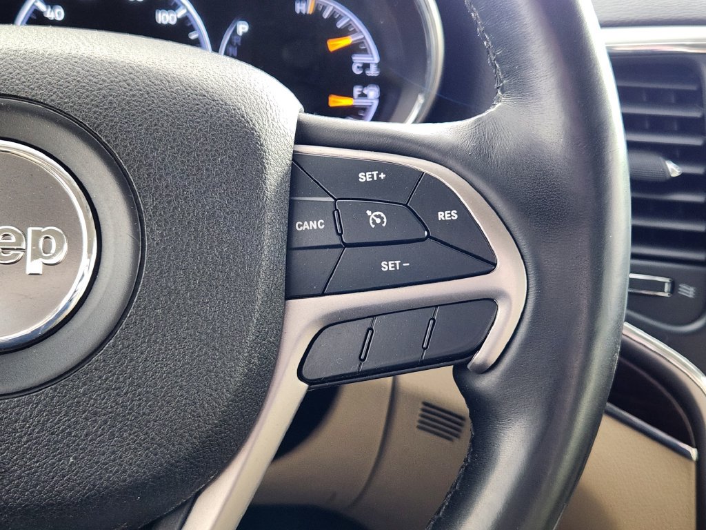 Used 2018 Jeep Grand Cherokee Limited AWD/4WD image 19