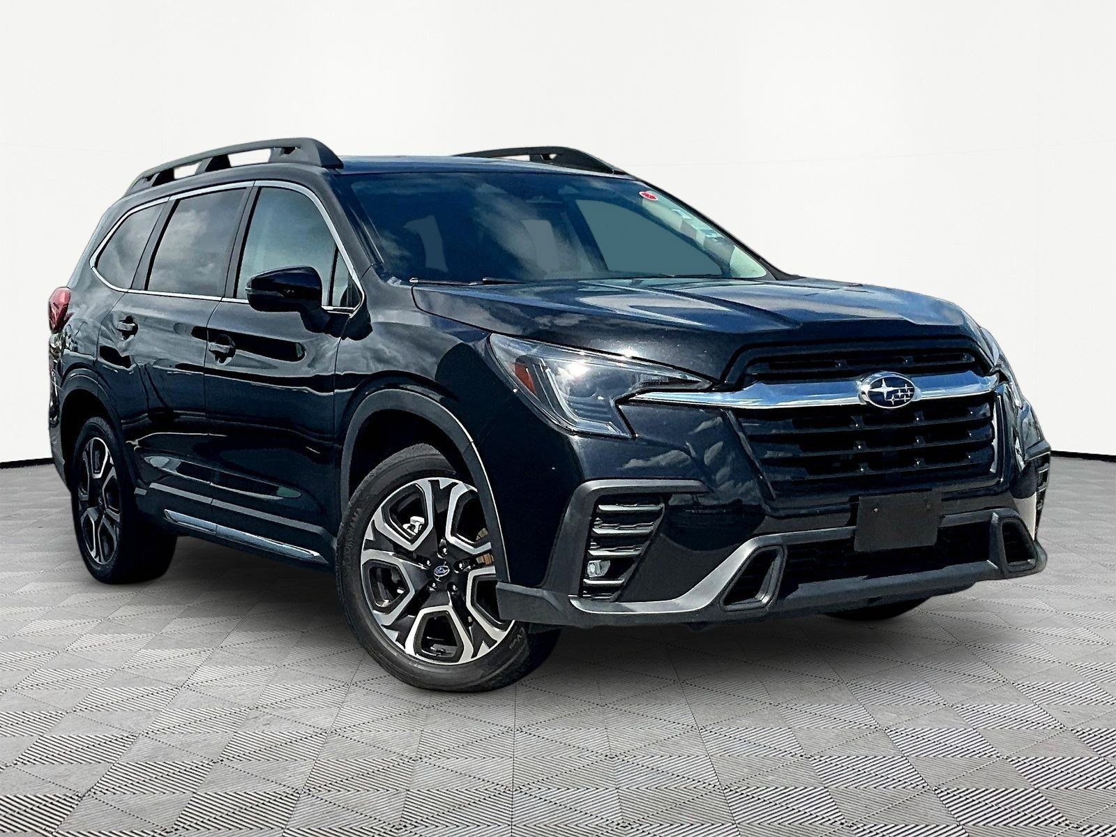 Used 2023 Subaru Ascent Limited AWD/4WD image 3