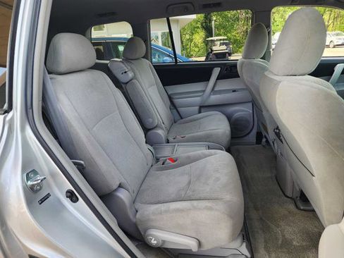 Used 2010 Toyota Highlander 4WD image 16