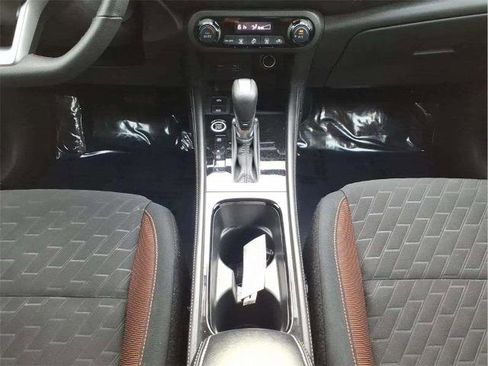 Certified 2023 Nissan Kicks SR image 11